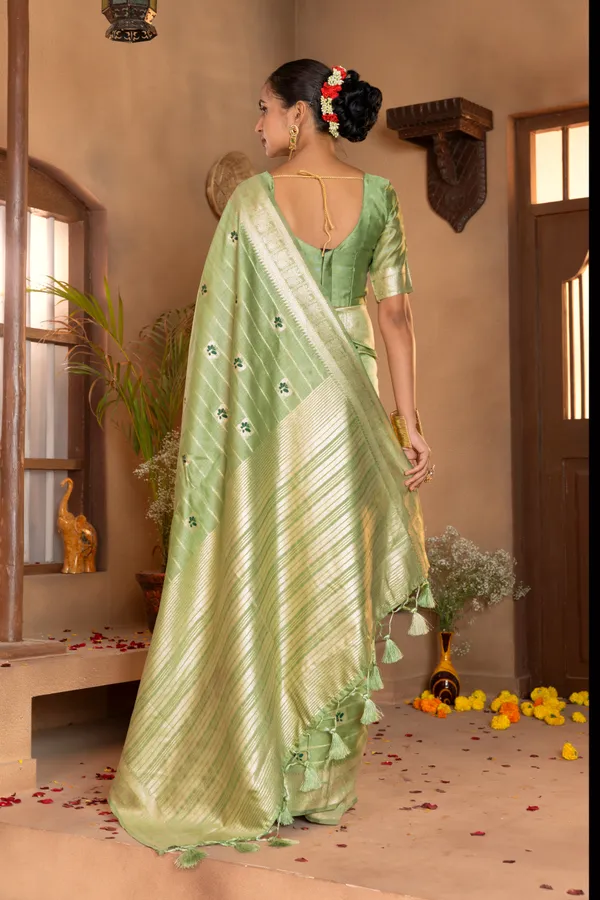 Dhanya_Green_–_Blessed_Wedding_Special_|_Premium_Soft_Khadi_Linen_Saree_with_Design_Weaving_Pallu,_Traditional_Zari_Weaving_Border