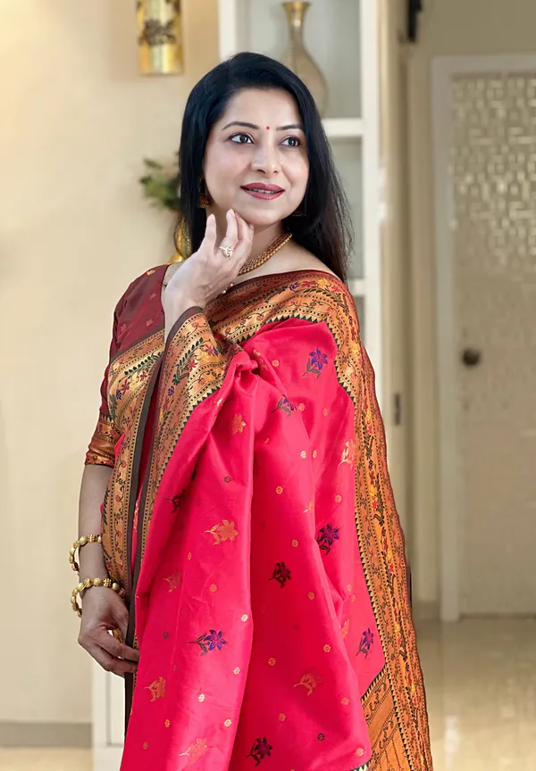 Kritika_Red_–_Starlit_Wedding_Special_|_Premium_Soft_Paithani_Silk_Saree_with_Weaving_Pattern,_Rich_Pallu_&_Border_&_Weaving_Blouse_with_Tassels