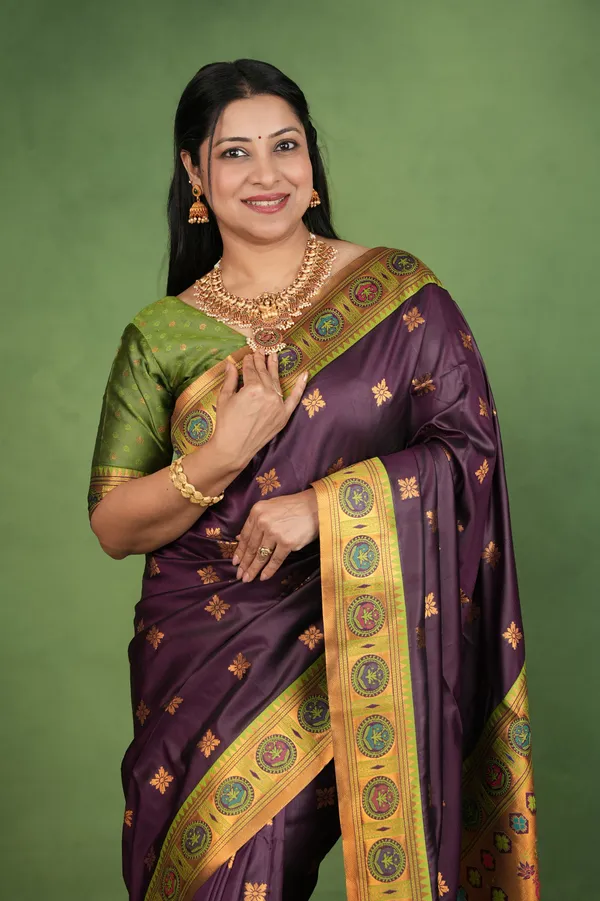Premium_Soft_Paithani_Silk_sarees_With_Beautiful_Weaving_Pattern_With_Attractive_Rich_Pallu_And_Border_And_Weaving_Blouse_With_Tassels