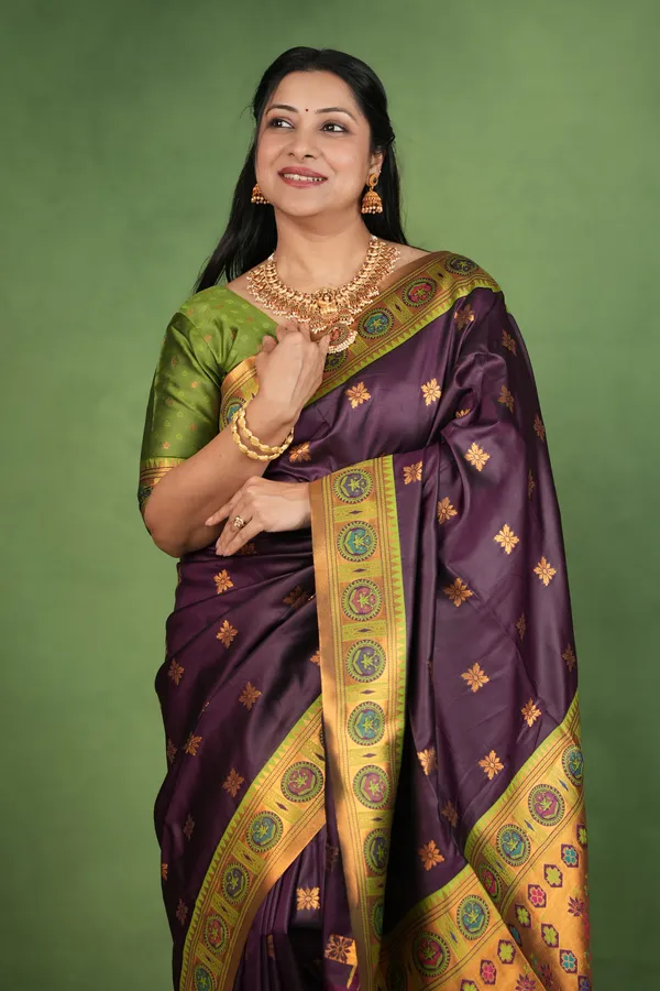 Premium_Soft_Paithani_Silk_sarees_With_Beautiful_Weaving_Pattern_With_Attractive_Rich_Pallu_And_Border_And_Weaving_Blouse_With_Tassels