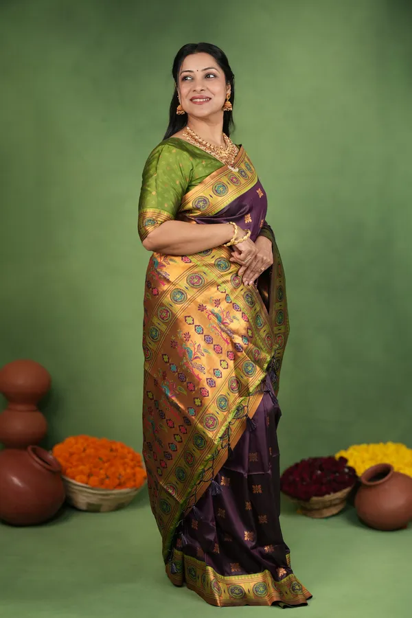 Premium_Soft_Paithani_Silk_sarees_With_Beautiful_Weaving_Pattern_With_Attractive_Rich_Pallu_And_Border_And_Weaving_Blouse_With_Tassels