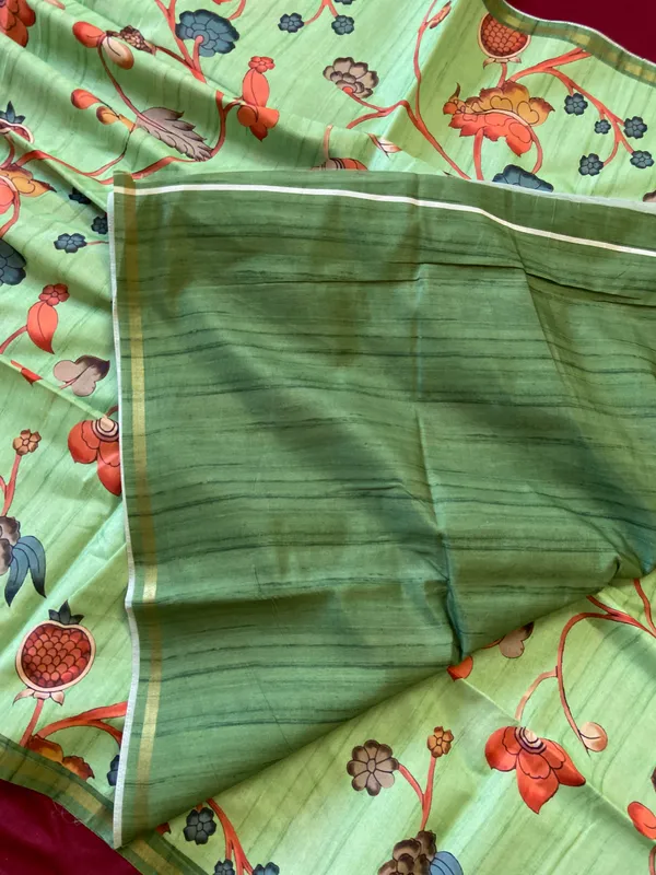 Soft_Tussar_Silk_sarees_with_Beautiful_Digital_Print_With_Attractive_Border_And_Contrast_Print_Blouse_With_Tassels