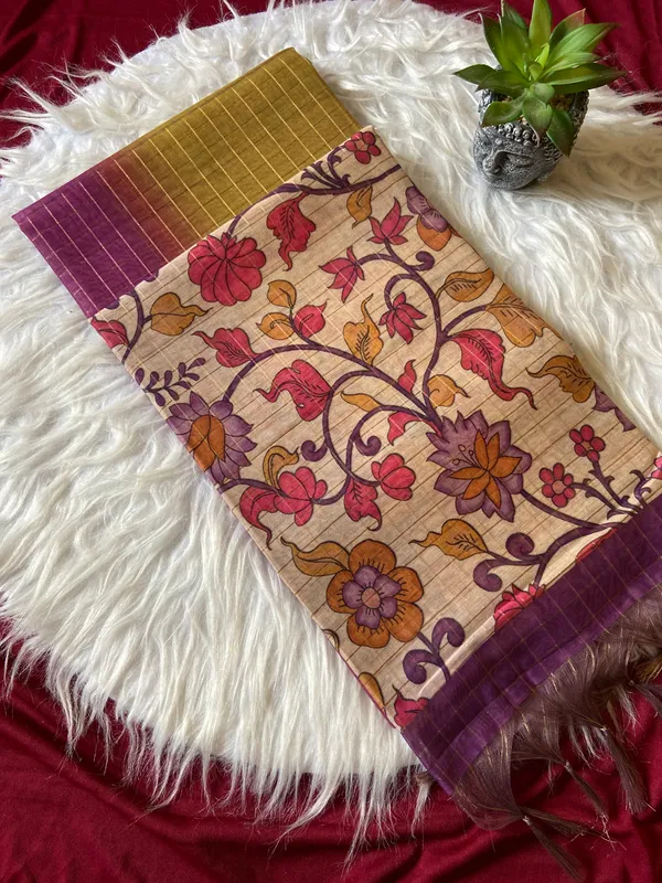 Soft_Semi_Tussar_Silk_sarees_with_Beautiful_Digital_Print_With_Attractive_Border_And_Contrast_Print_Blouse_With_Tassels