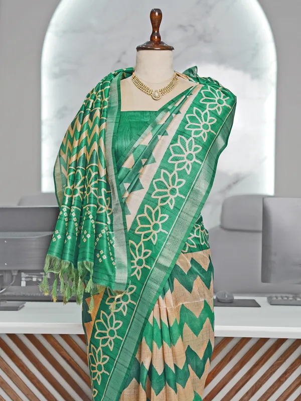 Soft_Tussar_Silk_sarees_with_Beautiful_Digital_Print_With_Attractive_Border_And_Contrast_Print_Blouse_With_Tassels