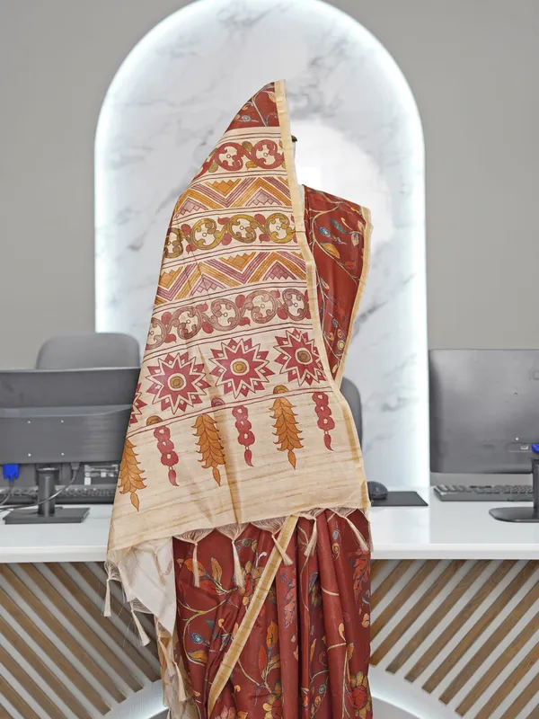 Soft_Tussar_Silk_sarees_with_Beautiful_Digital_Print_With_Attractive_Border_And_Contrast_Print_Blouse_With_Tassels