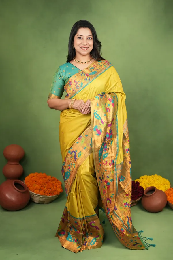 Premium_Soft_Paithani_Silk_sarees_With_Beautiful_Weaving_Pattern_With_Attractive_Rich_Pallu_And_Border_And_Weaving_Blouse_With_Tassels