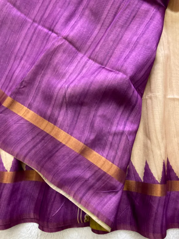 Soft_Tussar_Silk_sarees_with_Beautiful_Print_With_Attractive_Border_And_Contrast_Print_Blouse_With_Tassels