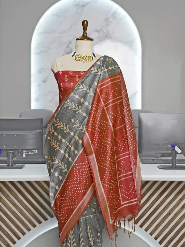 Soft_Tussar_Silk_sarees_with_Beautiful_Digital_Print_With_Attractive_Border_And_Contrast_Print_Blouse_With_Tassels