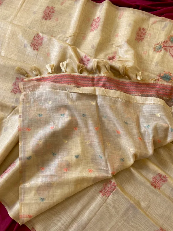 Grisha_Cream_–_Floral_Pallu_Wedding_Special_|_Premium_Soft_Muga_Cotton_Saree_with_Colourful_Resham_Weaving_Flower_Design_Pallu