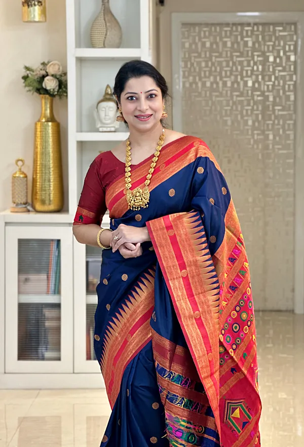Damyanti_Navy_Blue_–_Legendary_Wedding_Special_|_Premium_Soft_Paithani_Silk_Saree_with_Weaving_Pattern,_Rich_Pallu_&_Border_&_Weaving_Blouse
