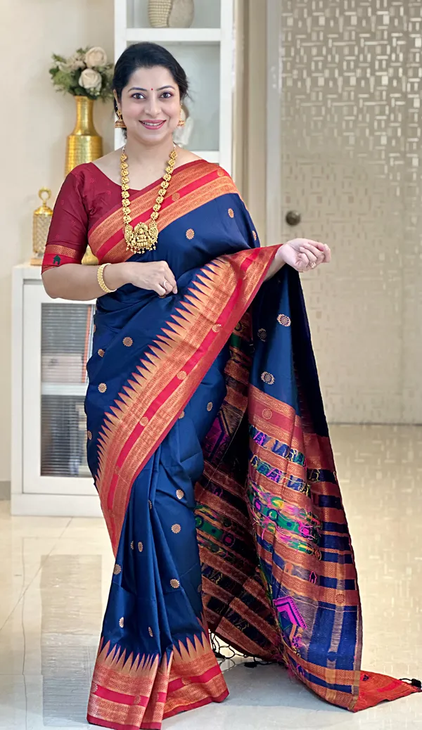 Damyanti_Navy_Blue_–_Legendary_Wedding_Special_|_Premium_Soft_Paithani_Silk_Saree_with_Weaving_Pattern,_Rich_Pallu_&_Border_&_Weaving_Blouse