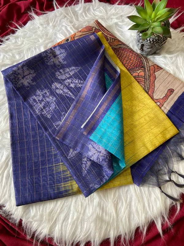 Soft_Semi_Tussar_Silk_sarees_with_Beautiful_Digital_Print_With_Attractive_Border_And_Contrast_Print_Blouse_With_Tassels