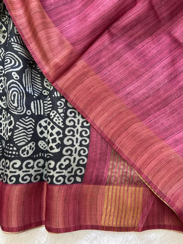 Deepali_Pink_–_Row_of_Lamps_Diwali_Special_|_Soft_Tussar_Silk_Saree_with_Print,_Border_&_Contrast_Print_Blouse_with_Tassels