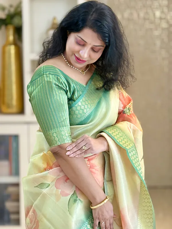 Soft_Tissue_Silk_sarees_with_Beautiful_Digital_Print_With_Attractive_Border_&_Rich_Pallu_With_Sequence_And_Contrast_Print_Blouse_With_Tassels