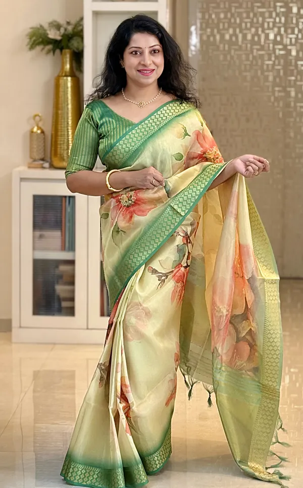Soft_Tissue_Silk_sarees_with_Beautiful_Digital_Print_With_Attractive_Border_&_Rich_Pallu_With_Sequence_And_Contrast_Print_Blouse_With_Tassels