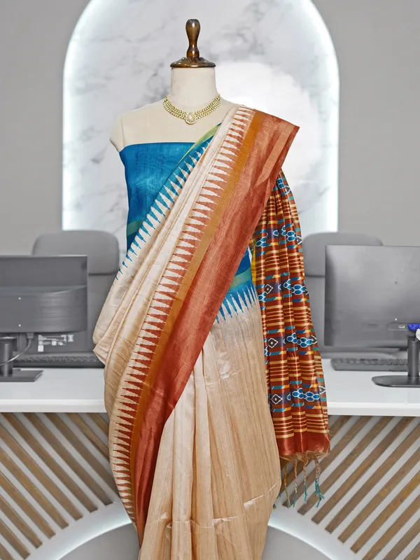 Soft_Tussar_Silk_sarees_with_Beautiful_Digital_Print_With_Attractive_Border_And_Contrast_Print_Blouse_With_Tassels