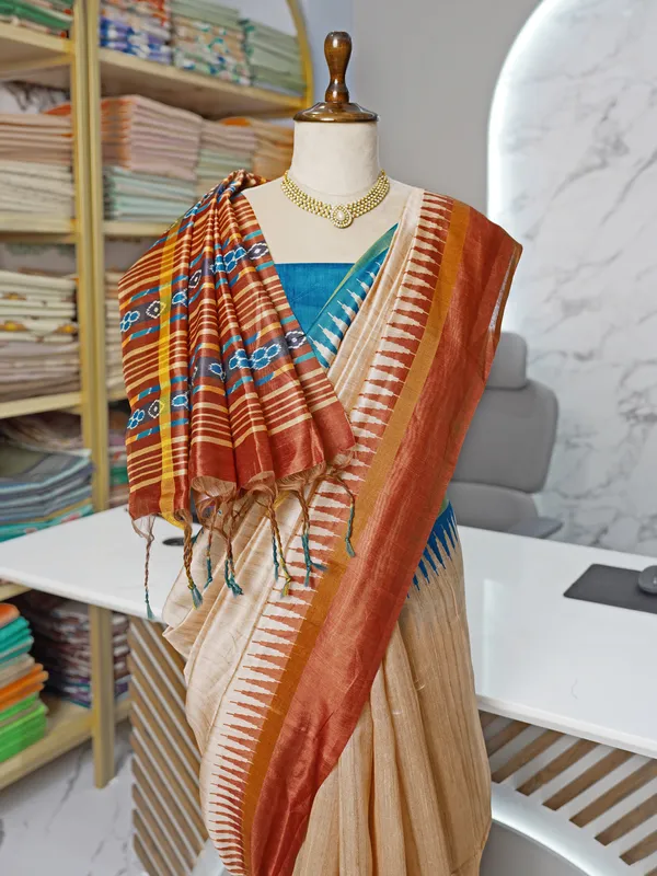 Soft_Tussar_Silk_sarees_with_Beautiful_Digital_Print_With_Attractive_Border_And_Contrast_Print_Blouse_With_Tassels