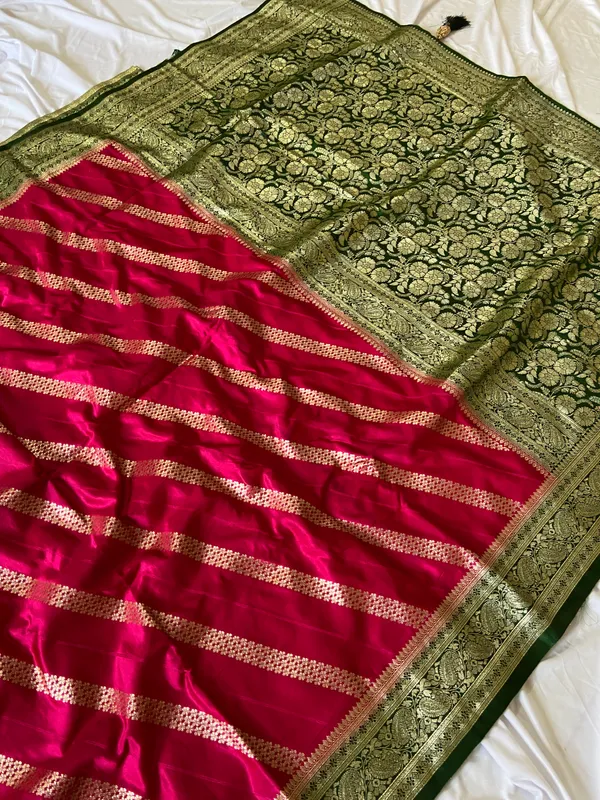 Unnati_Green_&_Rani_Pink_–_Wedding_Special_|_Banarasi_Pure_Satin_Silk_Saree_with_Contrast_Green-Rani_Shades,_Weaving_Gold_Zari_Design
