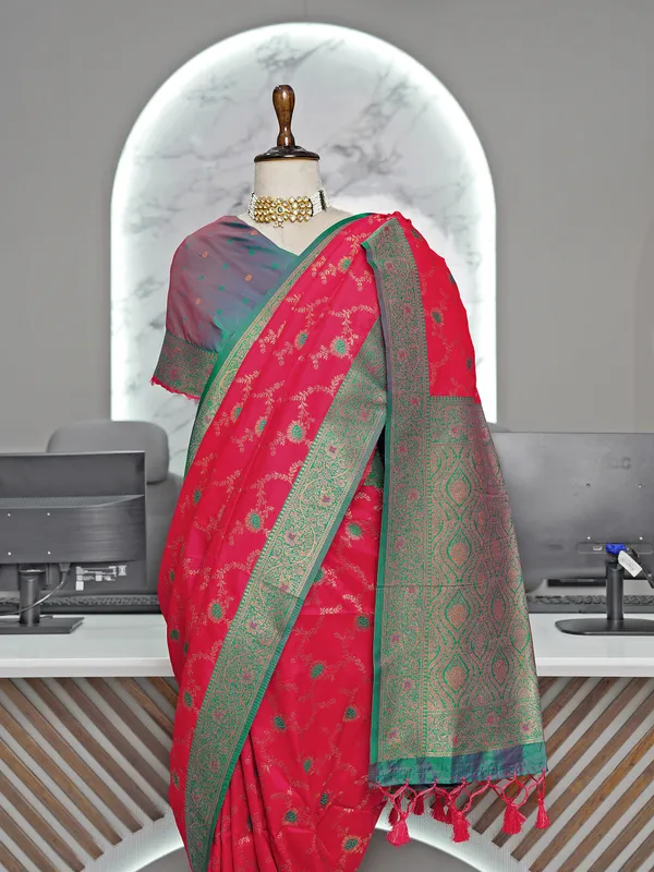 Gunjal_Pink_–_Wedding_Special_|_Premium_Soft_Paithani_Silk_Saree_with_Weaving_Pattern,_Rich_Pallu_&_Border_&_Weaving_Blouse_with_Tassels