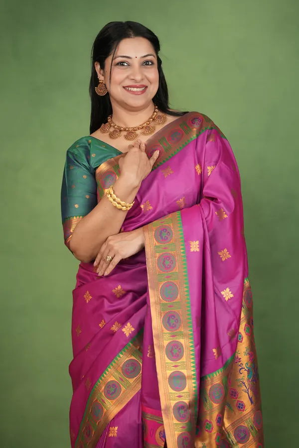 Premium_Soft_Paithani_Silk_sarees_With_Beautiful_Weaving_Pattern_With_Attractive_Rich_Pallu_And_Border_And_Weaving_Blouse_With_Tassels