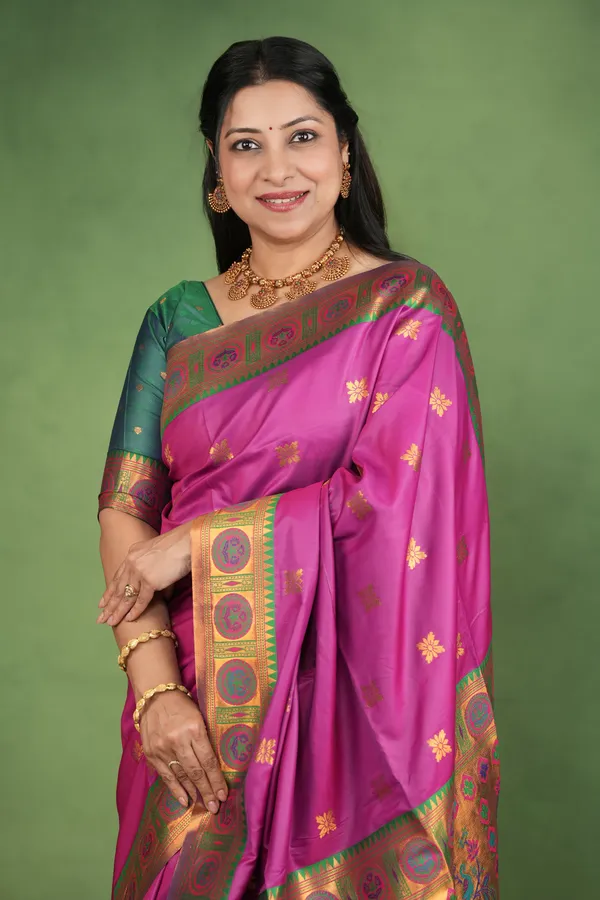 Premium_Soft_Paithani_Silk_sarees_With_Beautiful_Weaving_Pattern_With_Attractive_Rich_Pallu_And_Border_And_Weaving_Blouse_With_Tassels