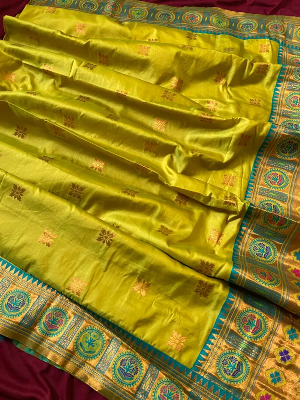 Premium_Soft_Paithani_Silk_sarees_With_Beautiful_Weaving_Pattern_With_Attractive_Rich_Pallu_And_Border_And_Weaving_Blouse_With_Tassels