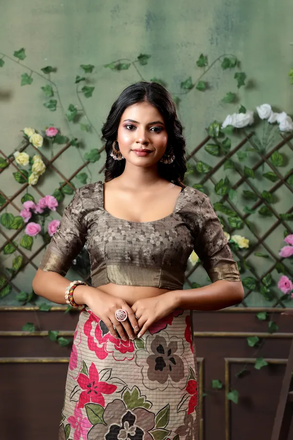 Soft_Tussar_Silk_sarees_with_Beautiful_Digital_Print_With_Attractive_Border_And_Contrast_Print_Blouse_With_Tassels