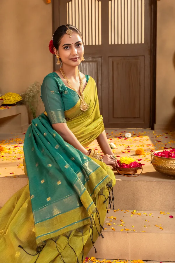Jasleen_Rama_Green_&_Mehendi_Green_–_Wedding_Special_|_Original_Maheswari_Cotton_Silk_Saree_with_Kanchipuram_Rich_Gold-Toned_Woven_Butti_Zari_Work