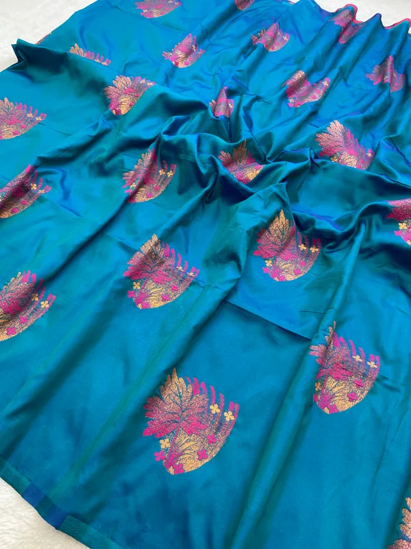 Premium_Soft_Silk_sarees_with_Beautiful_Weaving_Zari_With_Attractive_Two_Tone_Design_And_Weaving_Design_Blouse_With_Tassels