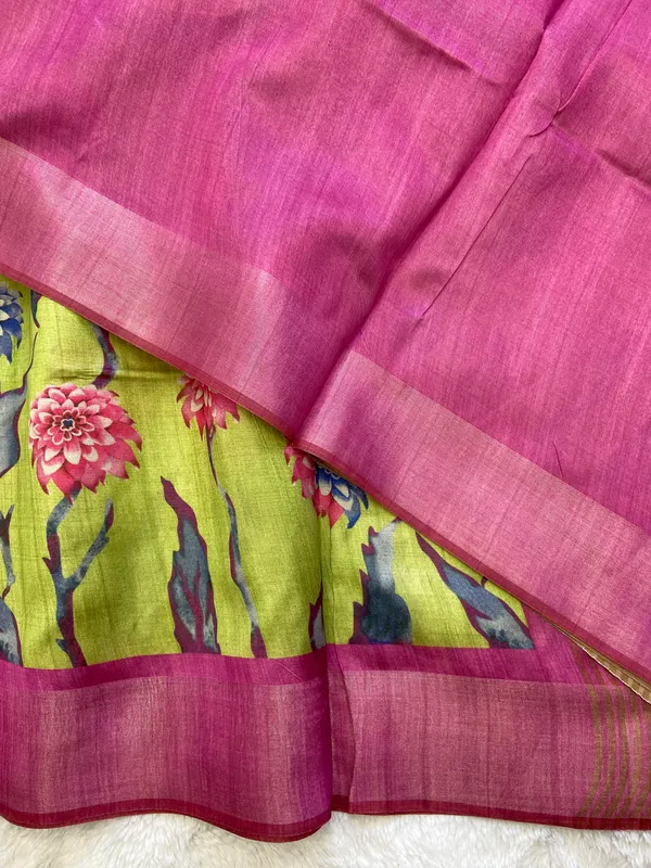 Soft_Tussar_Silk_sarees_with_Beautiful_Print_With_Attractive_Border_And_Contrast_Print_Blouse_With_Tassels