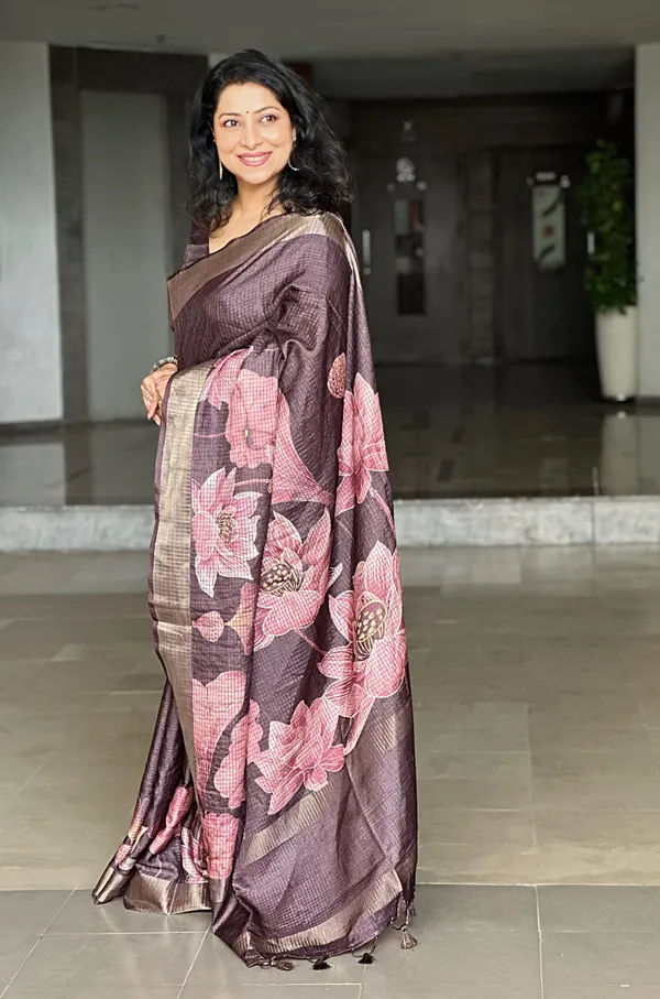 Suhasini_Coffee_Brown_–_Smiling_Aesthetic_Edit_for_You_|_Soft_Tussar_Silk_Saree_with_Digital_Print,_Checks_Design_Saree_&_Digital_Print_Blouse