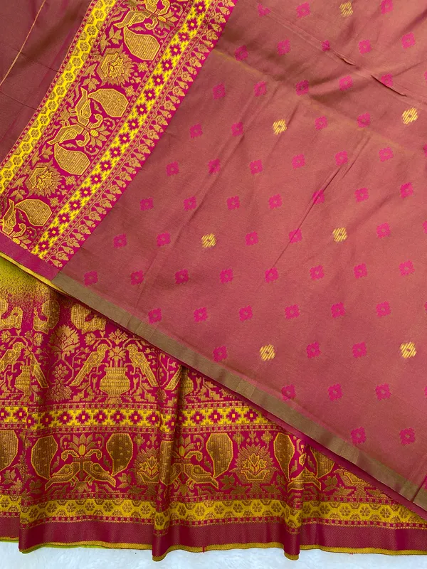 Premium_Soft_Paithani_Silk_sarees_With_Beautiful_Weaving_Pattern_With_Attractive_Rich_Pallu_And_Border_And_Weaving_Blouse_With_Tassels