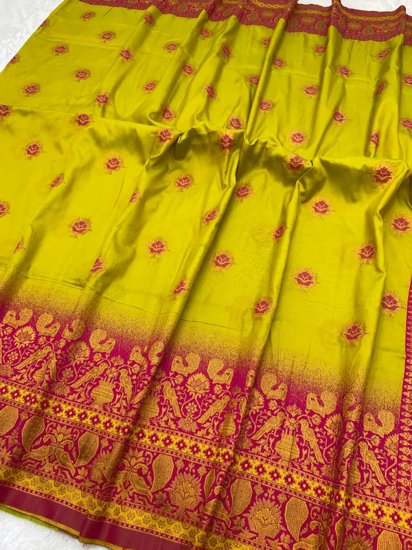 Premium_Soft_Paithani_Silk_sarees_With_Beautiful_Weaving_Pattern_With_Attractive_Rich_Pallu_And_Border_And_Weaving_Blouse_With_Tassels