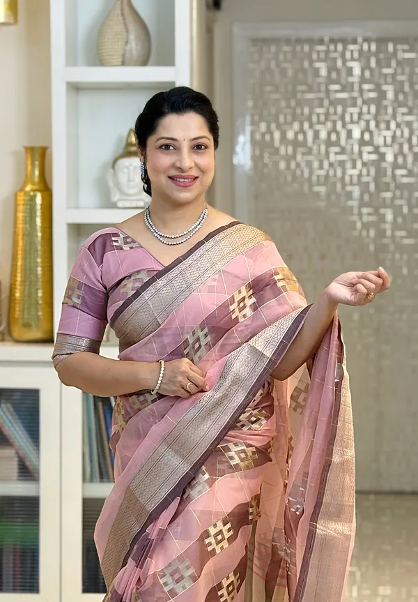 Yatika_Pink_–_Diwali_Special_|_Soft_Tissue_Silk_Saree_with_Weaving_Zari_Work,_Border_&_Rich_Pallu_&_Running_Blouse_with_Tassels