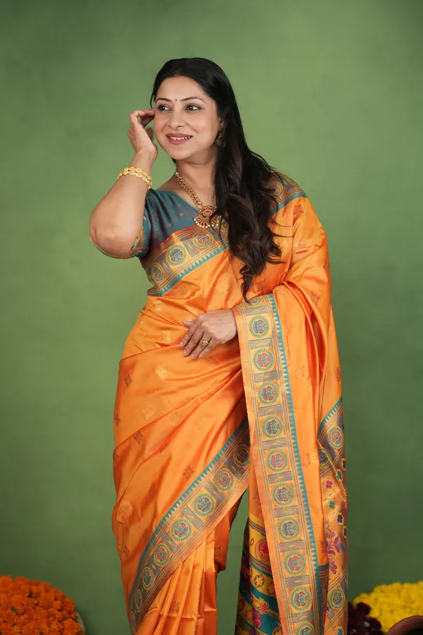 Premium_Soft_Paithani_Silk_sarees_With_Beautiful_Weaving_Pattern_With_Attractive_Rich_Pallu_And_Border_And_Weaving_Blouse_With_Tassels