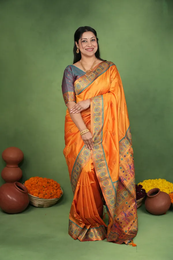 Premium_Soft_Paithani_Silk_sarees_With_Beautiful_Weaving_Pattern_With_Attractive_Rich_Pallu_And_Border_And_Weaving_Blouse_With_Tassels