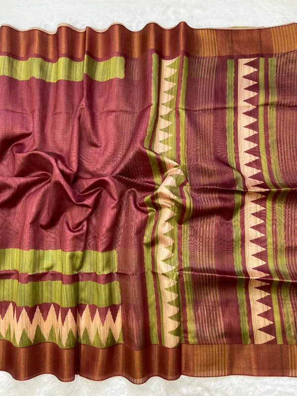 Libni_Maroon_–_Diwali_Special_|_Soft_Tussar_Silk_Saree_with_Print,_Border_&_Contrast_Print_Blouse_with_Tassels