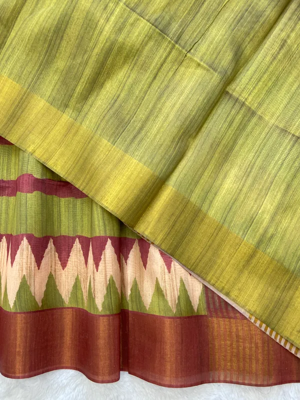 Libni_Maroon_–_Diwali_Special_|_Soft_Tussar_Silk_Saree_with_Print,_Border_&_Contrast_Print_Blouse_with_Tassels