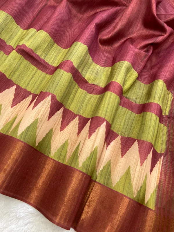 Libni_Maroon_–_Diwali_Special_|_Soft_Tussar_Silk_Saree_with_Print,_Border_&_Contrast_Print_Blouse_with_Tassels