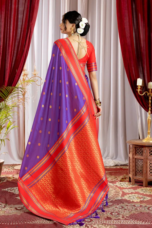 Narayana_Pattu_Narayanpet_Silk_sarees_with_Beautiful_Booti_in_Contrast_Red-Purple_Shades_With_Attractive_Weaving_Gold_Zari_Design_And_Contrast_Blouse_With_Tassels