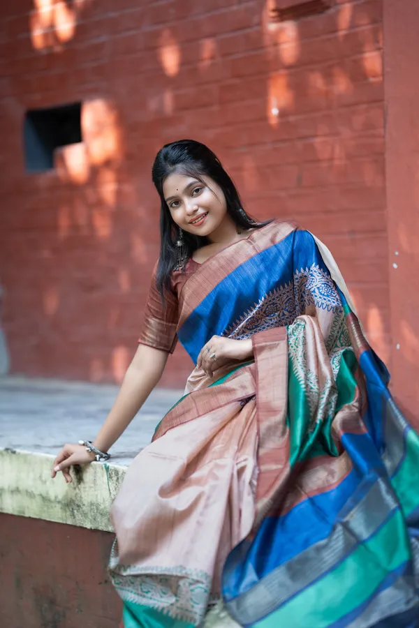Bhanumati_Coffee_Brown_–_Aesthetic_Edit_for_You_|_Soft_Tussar_Silk_Saree_with_Print,_Border_&_Contrast_Print_Blouse_with_Tassels