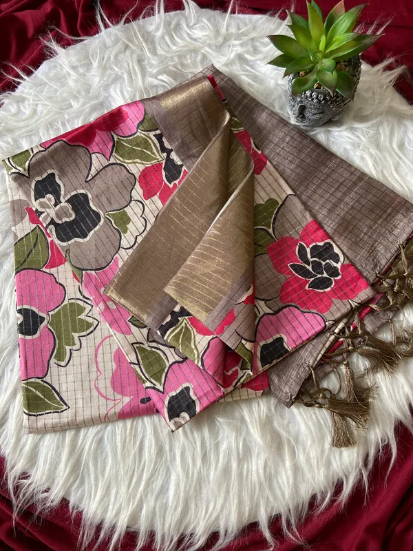 Soft_Tussar_Silk_sarees_with_Beautiful_Digital_Print_With_Attractive_Border_And_Contrast_Print_Blouse_With_Tassels