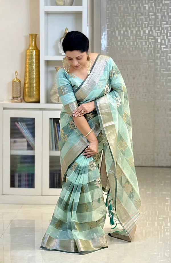 Yatika_Rama_Green_–_Diwali_Special_|_Soft_Tissue_Silk_Saree_with_Weaving_Zari_Work,_Border_&_Rich_Pallu_&_Running_Blouse_with_Tassels