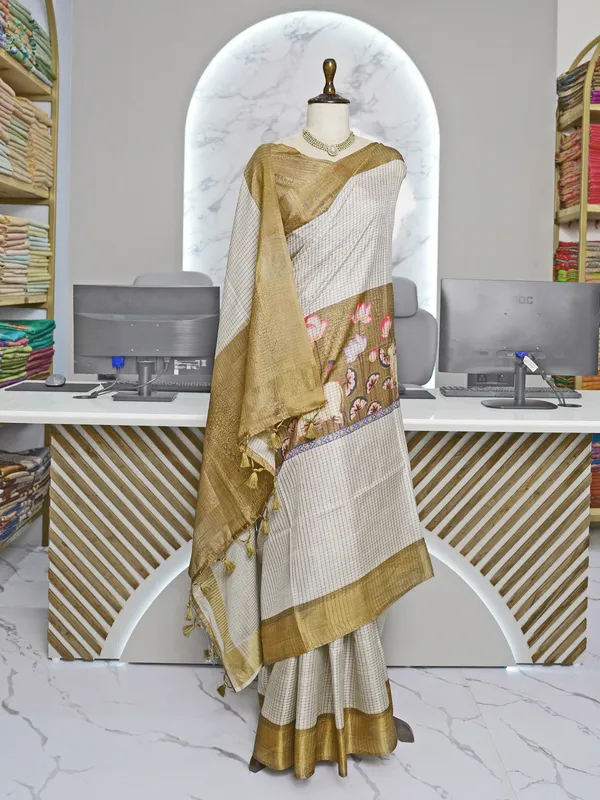 Soft_Tussar_Silk_sarees_with_Beautiful_Digital_Print_With_Attractive_Checks_Design_Saree_And_Digital_Print_Blouse_With_Tassels