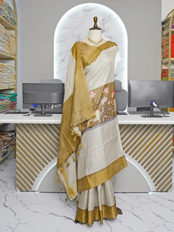 Soft_Tussar_Silk_sarees_with_Beautiful_Digital_Print_With_Attractive_Checks_Design_Saree_And_Digital_Print_Blouse_With_Tassels