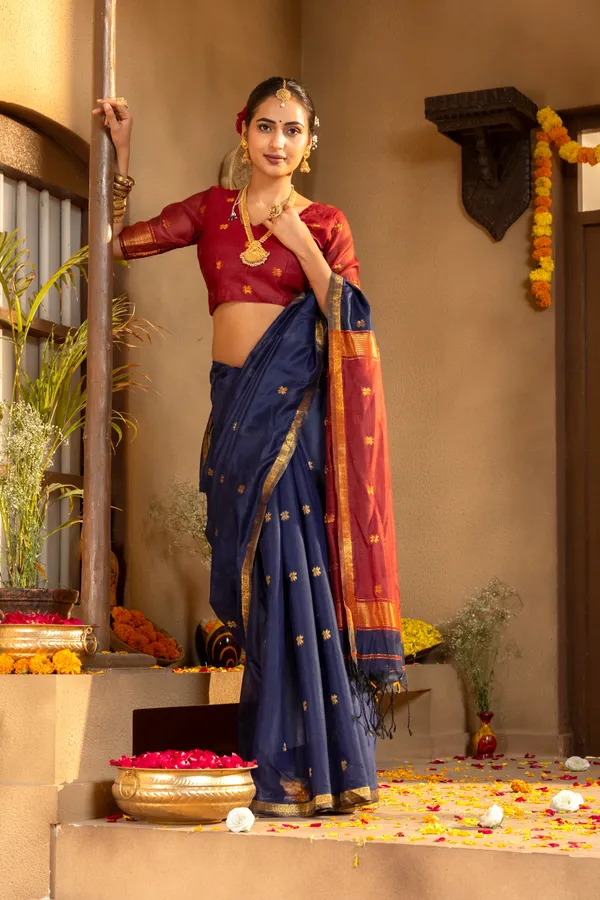 Jasleen_Red_&_Blue_–_Wedding_Special_|_Original_Maheswari_Cotton_Silk_Saree_with_Kanchipuram_Rich_Gold-Toned_Woven_Butti_Zari_Work,_Zari_Border