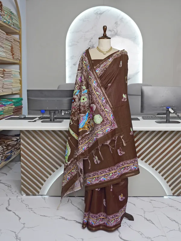 Soft_Tussar_Silk_sarees_with_Beautiful_Digital_Print_With_Attractive_Border_And_Contrast_Print_Blouse_With_Tassels