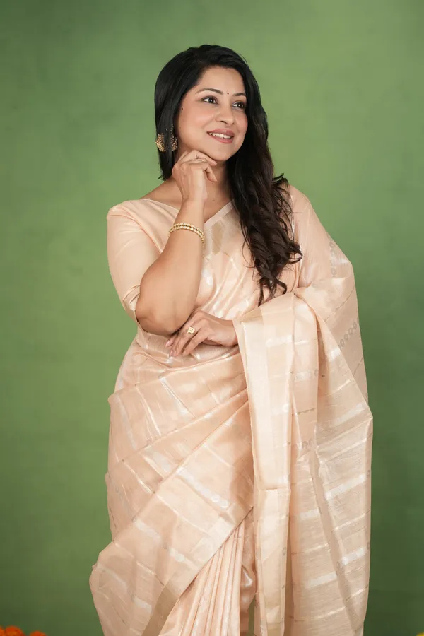 Soft_Linen_Cotton_Silk_sarees_with_Beautiful_Weaving__Zari_Butti_Design_With_Attractive_Border_&_Rich_Pallu__And_Running__Plain_Blouse_With_Tassels