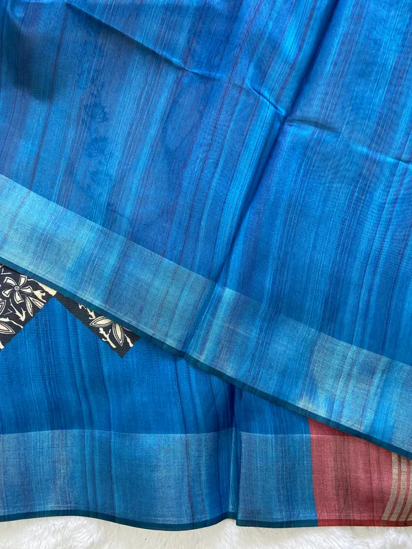 Soft_Tussar_Silk_sarees_with_Beautiful_Print_With_Attractive_Border_And_Contrast_Print_Blouse_With_Tassels