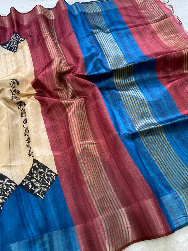 Soft_Tussar_Silk_sarees_with_Beautiful_Print_With_Attractive_Border_And_Contrast_Print_Blouse_With_Tassels